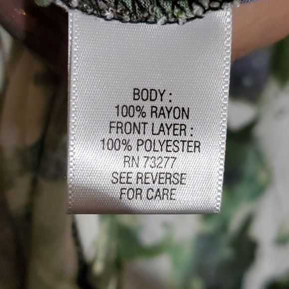 SimplyVera-Vera Wang - Floral Layered Top - Size L - Picture 6 of 7